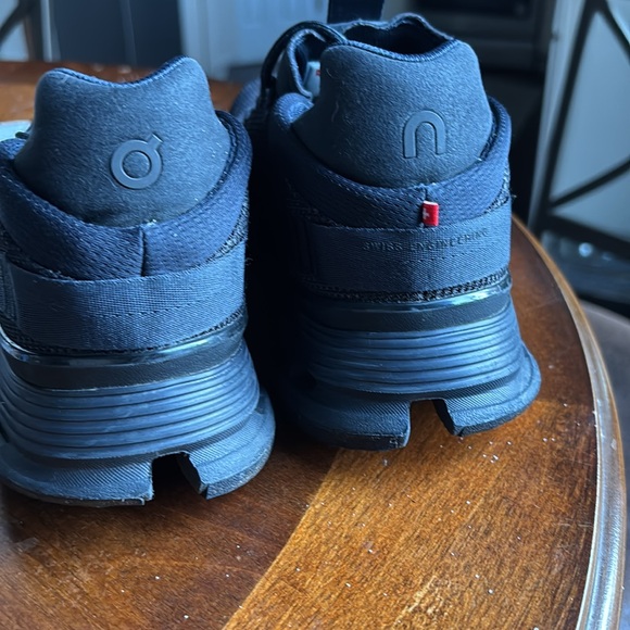 On Cloud Running Hiking Athletic Tennis athletic shoes - Picture 3 of 16